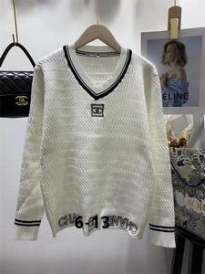 Chanel Women's Sweater 200